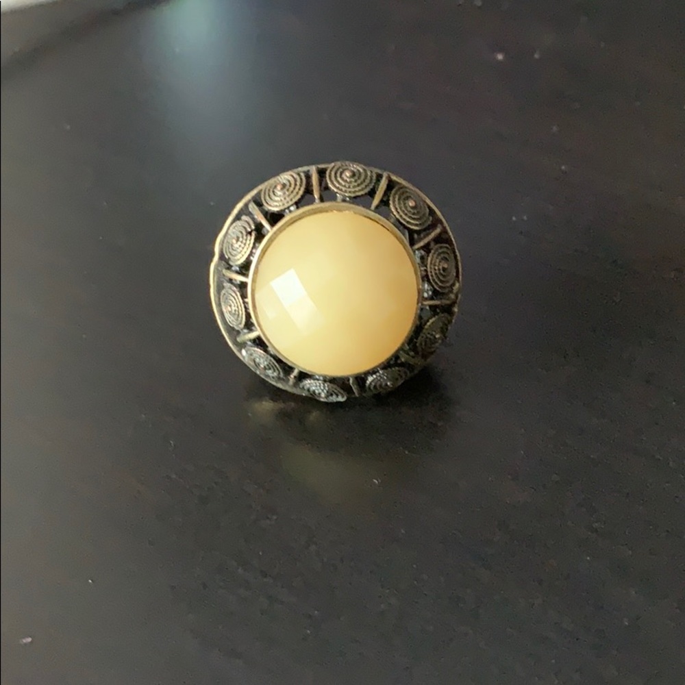 Ring - Picture 3 of 3